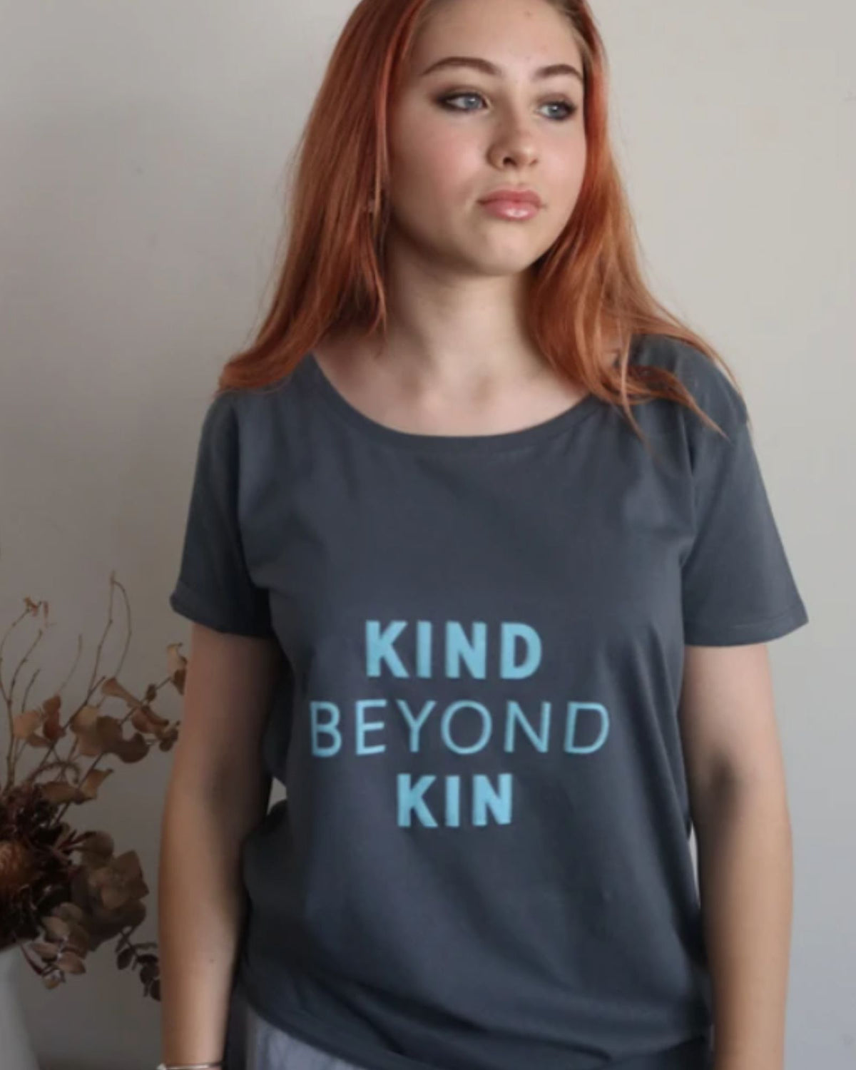 Melaleuca Rise Kind Beyond Kin T-Shirt with short sleeves in grey