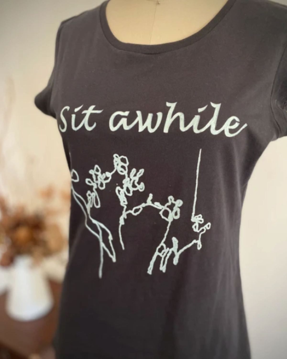 Melaleuca Rise Sit a While T-Shirt with Drawing in cotton in grey colour