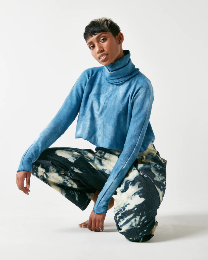 Espacial Turtleneck Crop