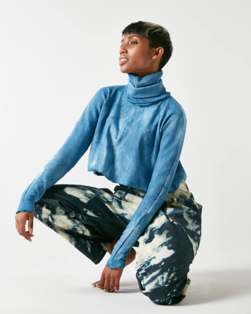 Espacial Turtleneck Crop